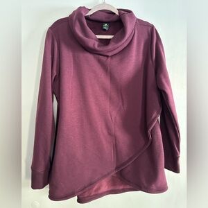 Xersion burgundy cowl necked tunic